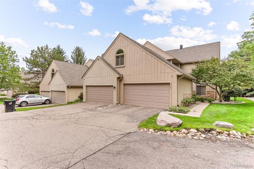 80-29231 Laurel Dr, Farmington Hills, MI, 48331-2819 | Card Image