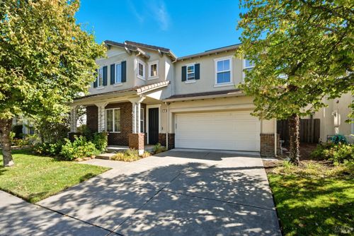 42 Waterbury Lane, Novato, CA, 94949 | Card Image