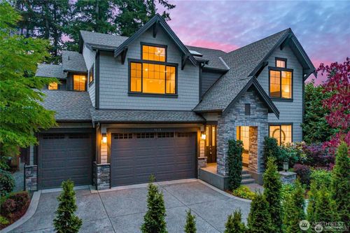 9818 Ne 24th St, Bellevue, WA, 98004-2137 | Card Image