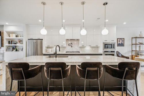 904-7585 Sawyer Farm Way, MCLEAN, VA, 22102-4117 | Card Image