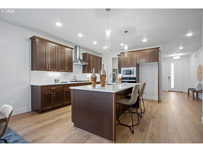 8870 Sw Mohegan Ln, House other with 5 bedrooms, 3 bathrooms and 3 parking in Tualatin OR | Image 11