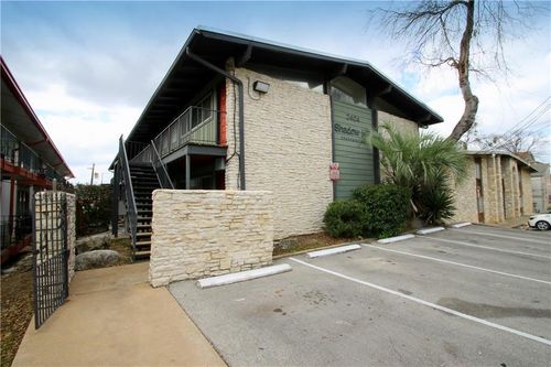 apt-205-2404 Longview St, Austin, TX, 78705-4218 | Card Image