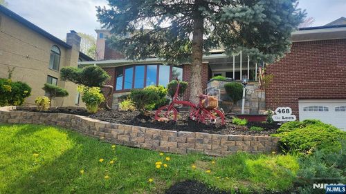 468 Oak St, Ridgefield, NJ, 07657-2731 | Card Image