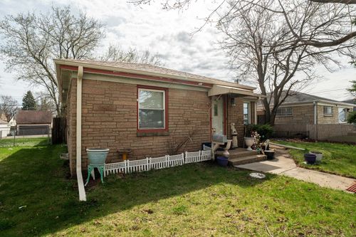 4826 N 76th St, Milwaukee, WI, 53218-3825 | Card Image