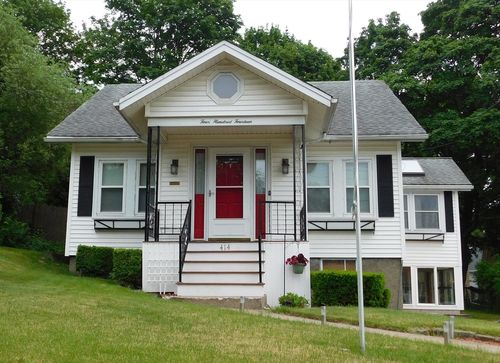 414 Cedar St, Dedham, MA, 02026-5129 | Card Image