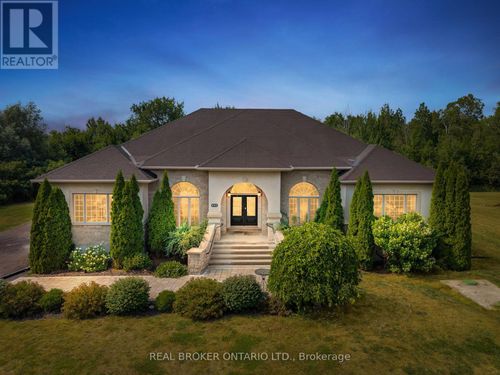 525 Tullamore St, Gloucester, ON, K1X0A2 | Card Image