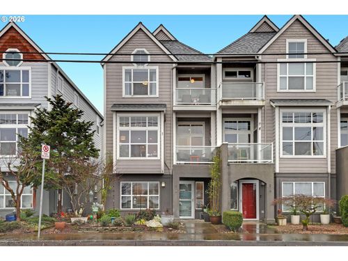 524 Ne Bridgeton Rd, Portland, OR, 97211-1053 | Card Image