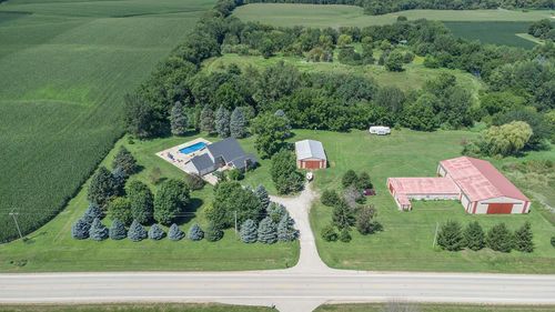 20775 Hickory Hills Rd, Sterling, IL, 61081-9528 | Card Image