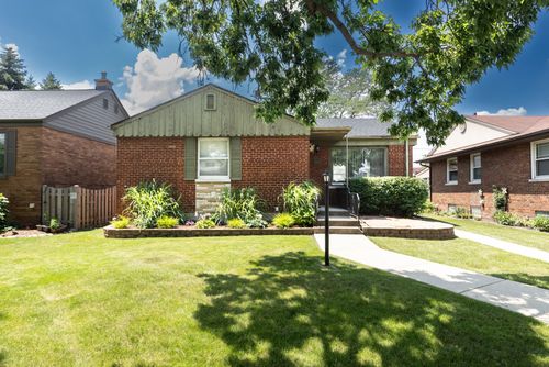 1406 Portsmouth Ave, Westchester, IL, 60154-3621 | Card Image