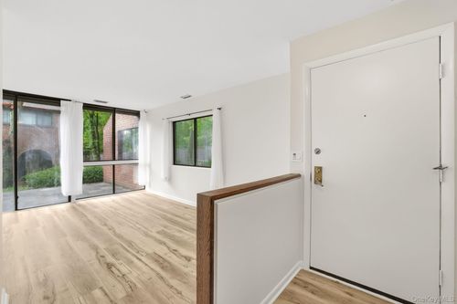 12a-150 Bedford Rd, Chappaqua, NY, 10514-2740 | Card Image