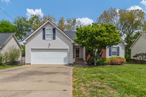 1097 Gunpoint Dr, Clarksville, TN, 37042-6748 | Card Image