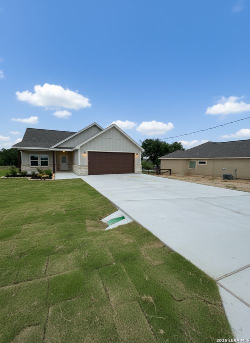 951 Rocky Ridge Loop, Canyon Lake, TX, 78133-2573 | Card Image