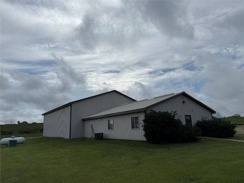 4299 Lewis Access Rd, Center Point, IA, 52213-9502 | Card Image