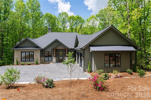 99 Little Cherokee Rdg, Hendersonville, NC, 28739-9238 | Card Image