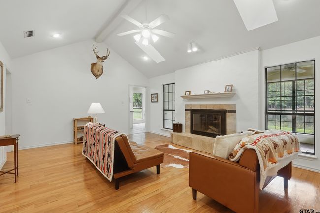 414 Winding Ln, House other with 3 bedrooms, 2 bathrooms and null parking in Mt Vernon TX | Image 12