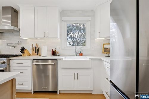 730 Wingate Dr, Bridgewater, NJ, 08807-1609 | Card Image