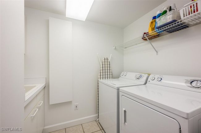 APT-1004 - 8231 Bay Colony Dr, Condo with 2 bedrooms, 3 bathrooms and null parking in NAPLES FL | Image 37