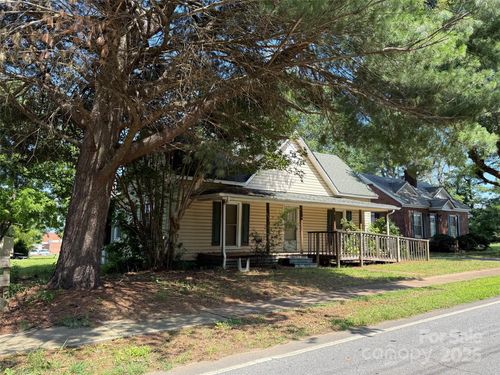 2944 N Lookout St, Claremont, NC, 28610-9771 | Card Image