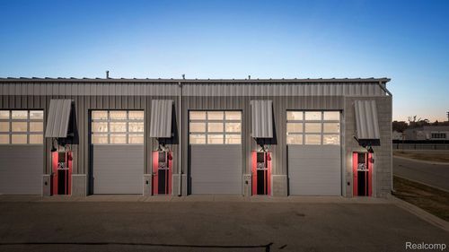 68 Pit Ln, Pontiac, MI, 48341-2794 | Card Image