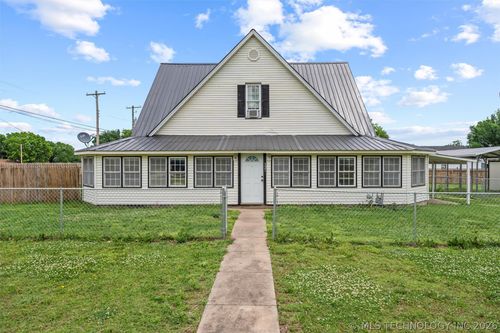 321 4th St, Barnsdall, OK, 74002-6633 | Card Image