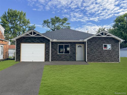 15223 Maplewood Ave, Eastpointe, MI, 48021-2263 | Card Image