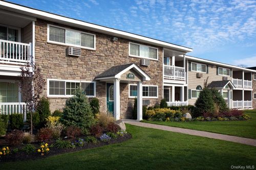 2-4b-235 Lakeland Ave, Sayville, NY, 11782-1951 | Card Image