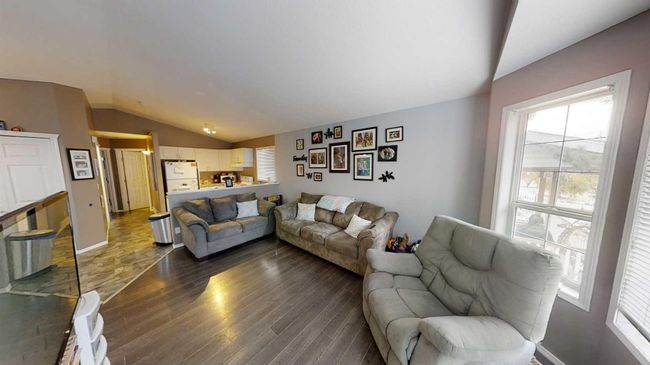 6021 91 Street, Home with 3 bedrooms, 2 bathrooms and null parking in Grande Prairie AB | Image 2