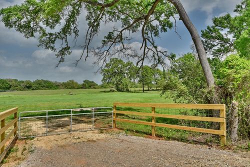 7664 Fm 141, Dime Box, TX, 77853-5036 | Card Image