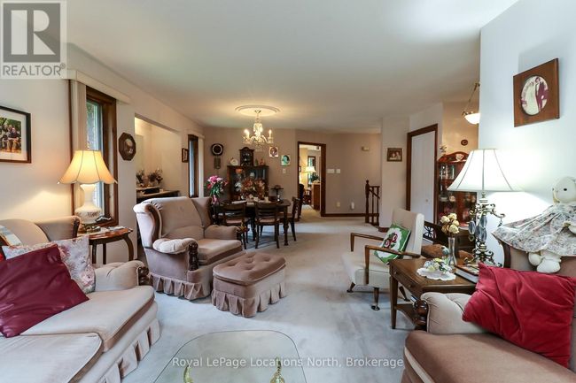 3 Kelley Cres, House other with 4 bedrooms, 3 bathrooms and 8 parking in Wasaga Beach ON | Image 6