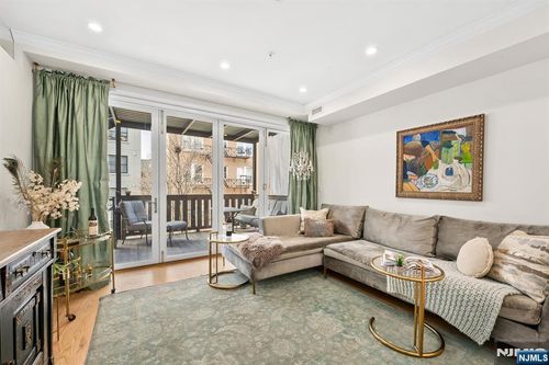 720 Willow Ave, Hoboken, NJ, 07030-4082 | Card Image