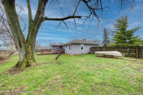 2293 Nichols Ave, Flint, MI, 48507-4449 | Card Image