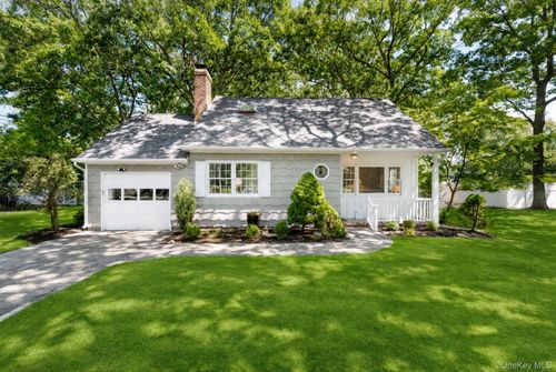 23 Canvasback Lane, Southampton, NY, 11942 | Card Image