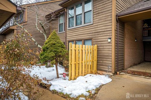 133 Oakmont Ct, Edison, NJ, 08820-1061 | Card Image