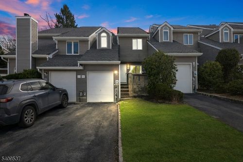 23 Bayowski Rd, West Orange, NJ, 07052-2152 | Card Image