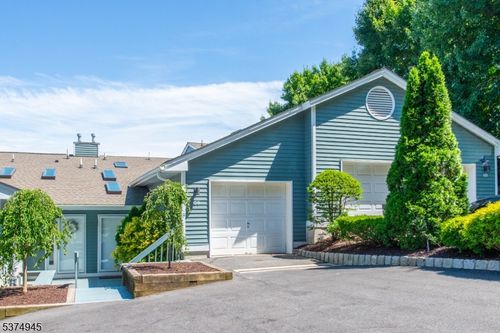 58 Skyview Ter, Clifton, NJ, 07013-1383 | Card Image