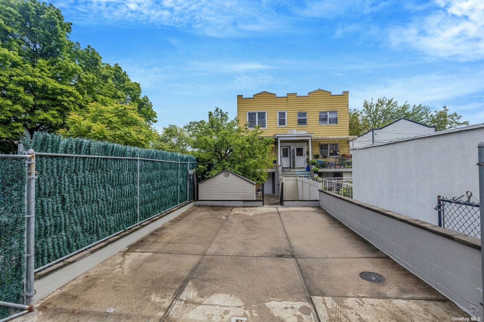 Avenue Z , Brooklyn, NY 11214