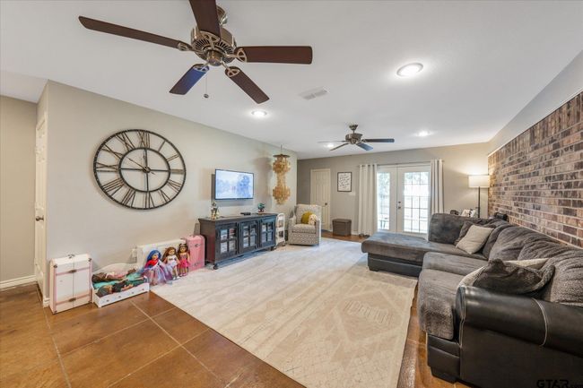 1113 Millstone Ln, House other with 4 bedrooms, 3 bathrooms and null parking in Chandler TX | Image 7