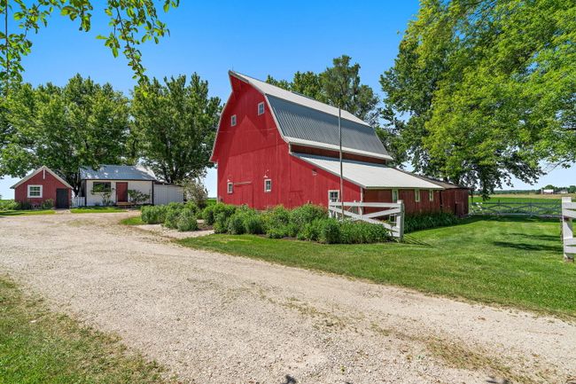 30789 5 Points Rd, House other with 3 bedrooms, 2 bathrooms and 6 parking in Kingston IL | Image 4