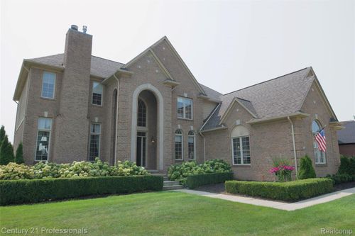 916 Majestic, Rochester Hills, MI, 48306-3575 | Card Image