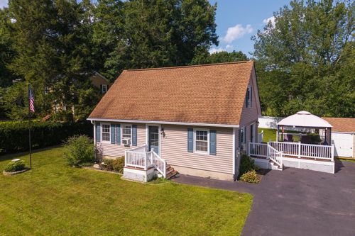 42 Dorothy Dr, Epping, NH, 03042-2315 | Card Image