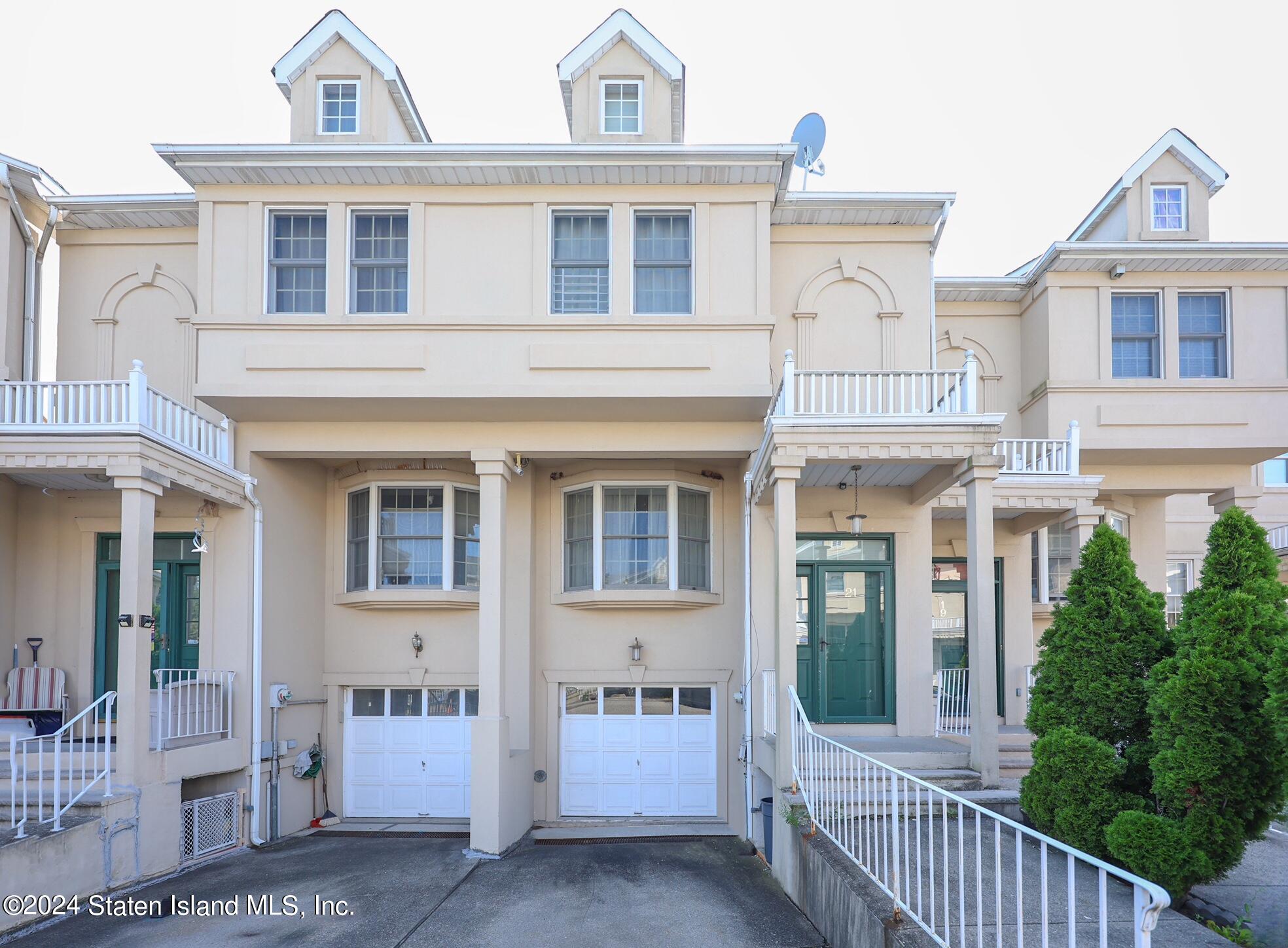 Cobblers Ln, Staten Island, NY 10304