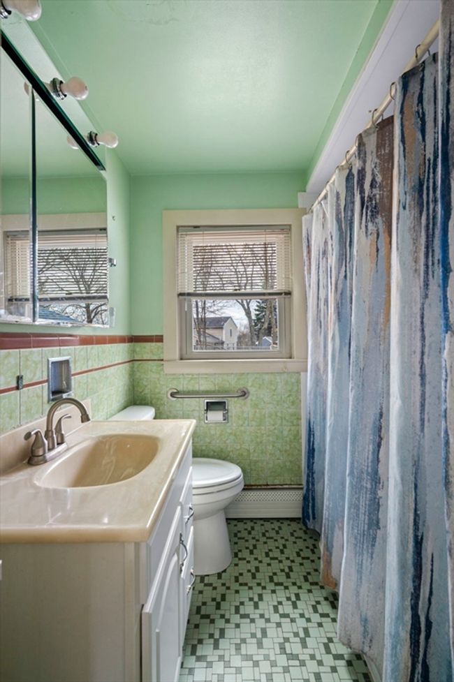 23 Hillcrest Rd, House other with 4 bedrooms, 2 bathrooms and 1 parking in Marblehead MA | Image 23