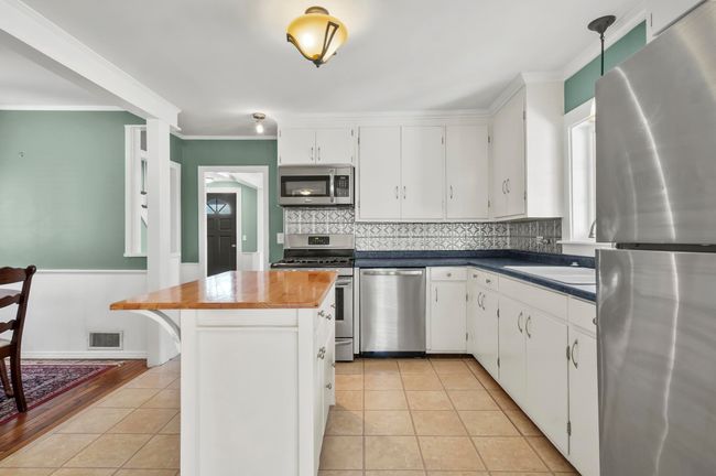 6 Rockingham St, House other with 3 bedrooms, 2 bathrooms and null parking in Exeter NH | Image 11