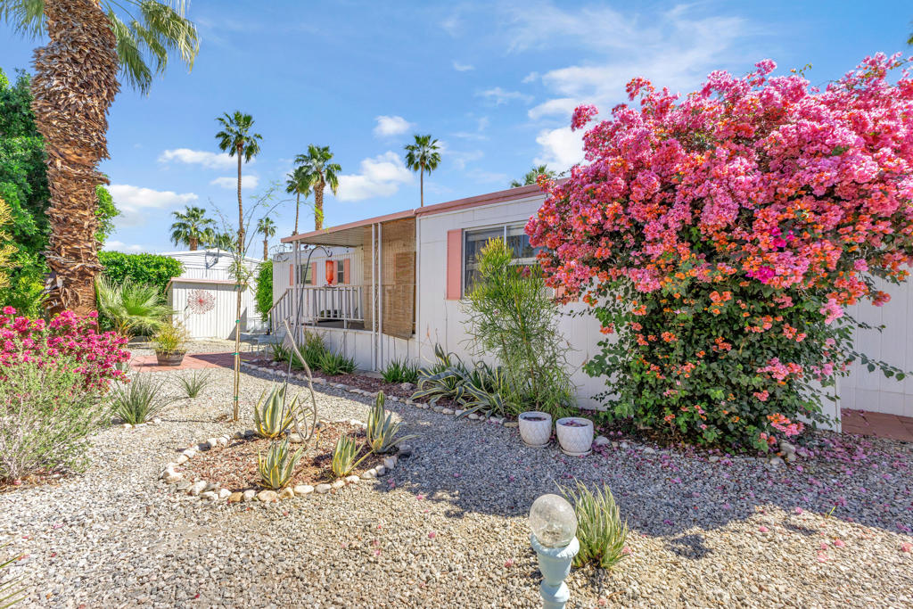 Manufactured In Park in Cathedral City 4