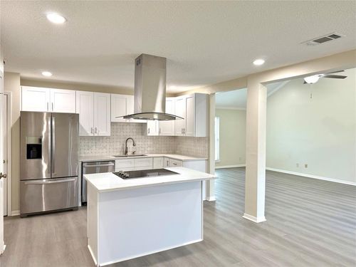 11127 Willwood Dr, Houston, TX, 77072-1427 | Card Image