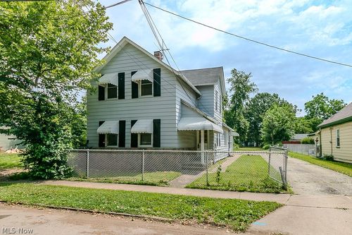 3295 W 46th St, Cleveland, OH, 44102-5961 | Card Image