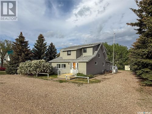 47 2nd St, Tompkins, SK, S0N0B1 | Card Image