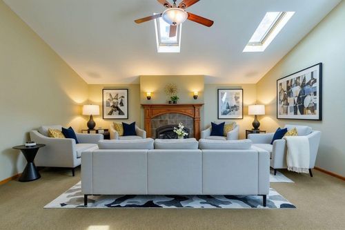 21295 W Winston Court, New Berlin, WI, 53146 | Card Image