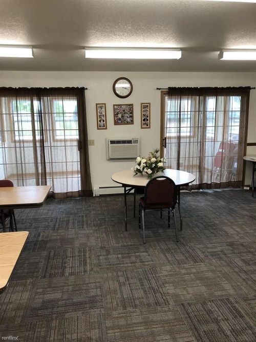 1108 S Huron St, Cheboygan, MI, 49721-2286 | Card Image