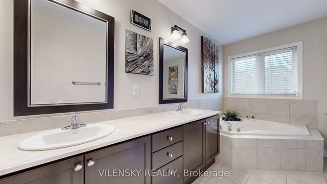 66 Littleriver Crt, House attached with 5 bedrooms, 4 bathrooms and 3 parking in Vaughan ON | Image 17
